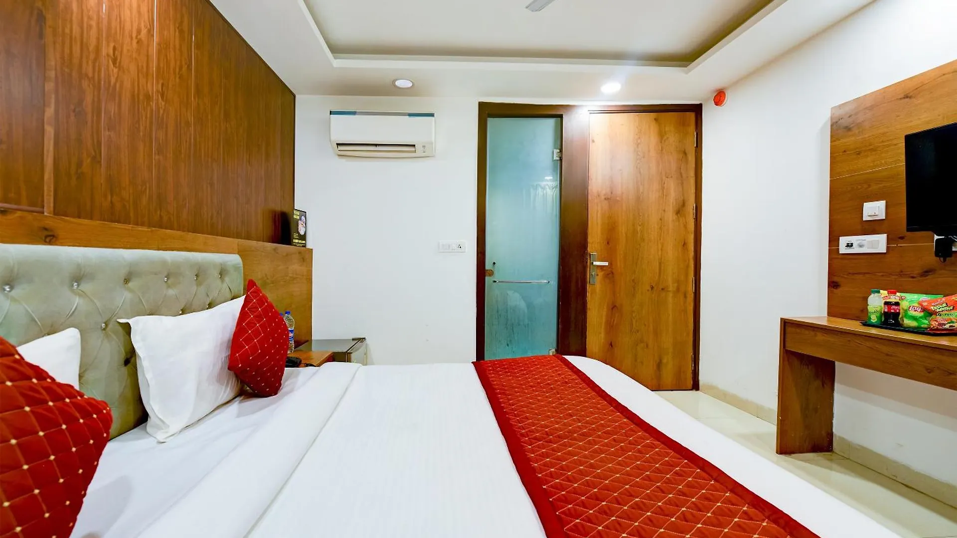 Hotel Grand Qubic Near Delhi Airport New Delhi