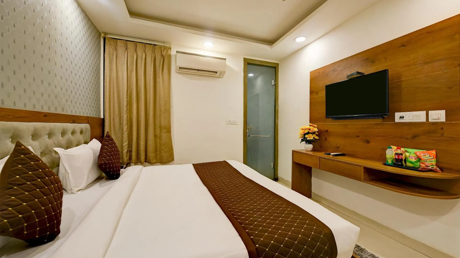 Hotel Grand Qubic Near Delhi Airport New Delhi