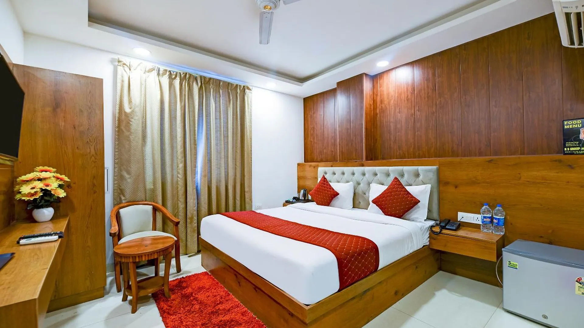 Hotel Grand Qubic Near Delhi Airport New Delhi 4*,