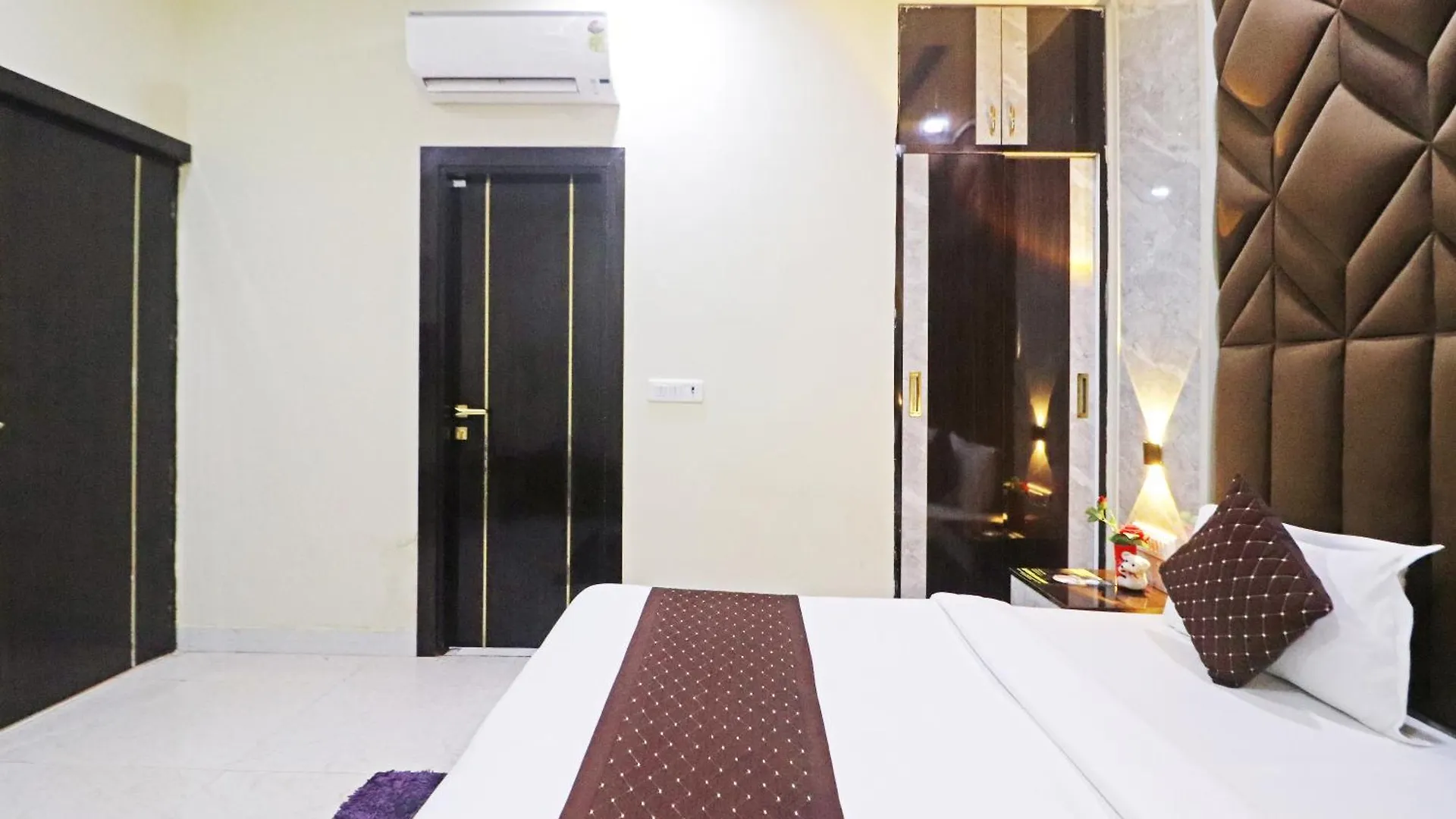Hotel Grand Qubic Near Delhi Airport New Delhi