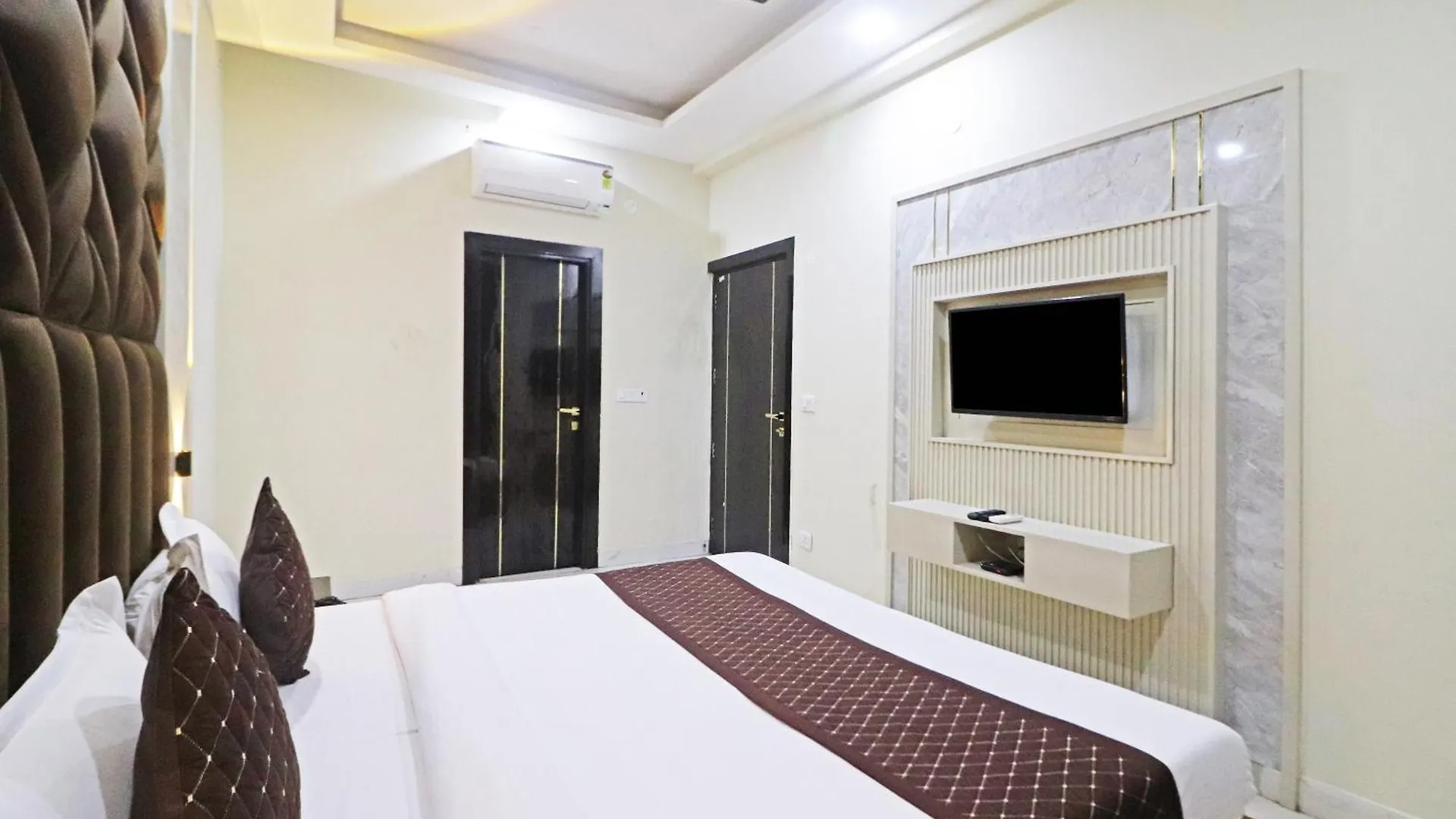 Hotel Grand Qubic Near Delhi Airport New Delhi