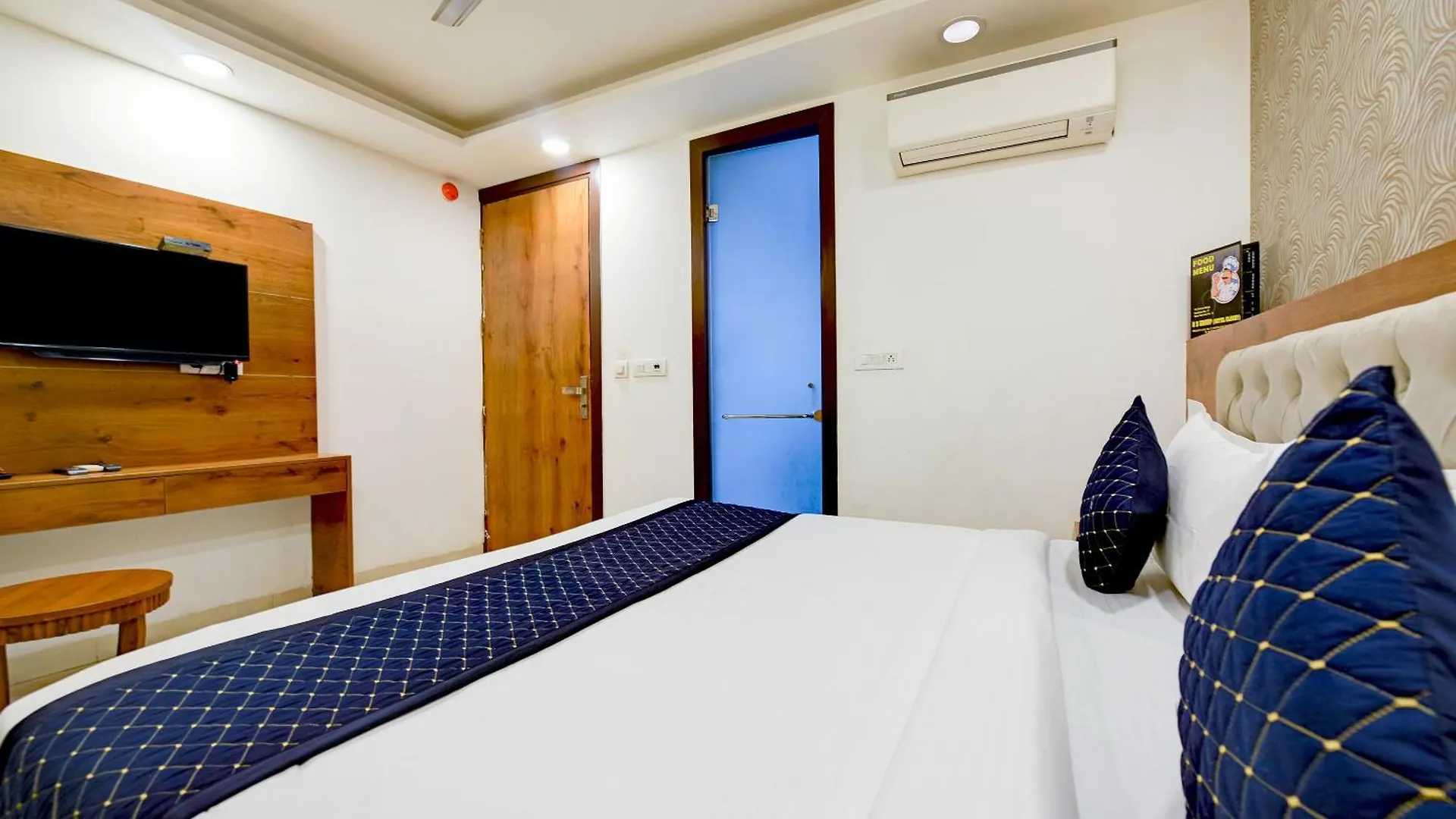 Hotel Grand Qubic Near Delhi Airport Új-Delhi India