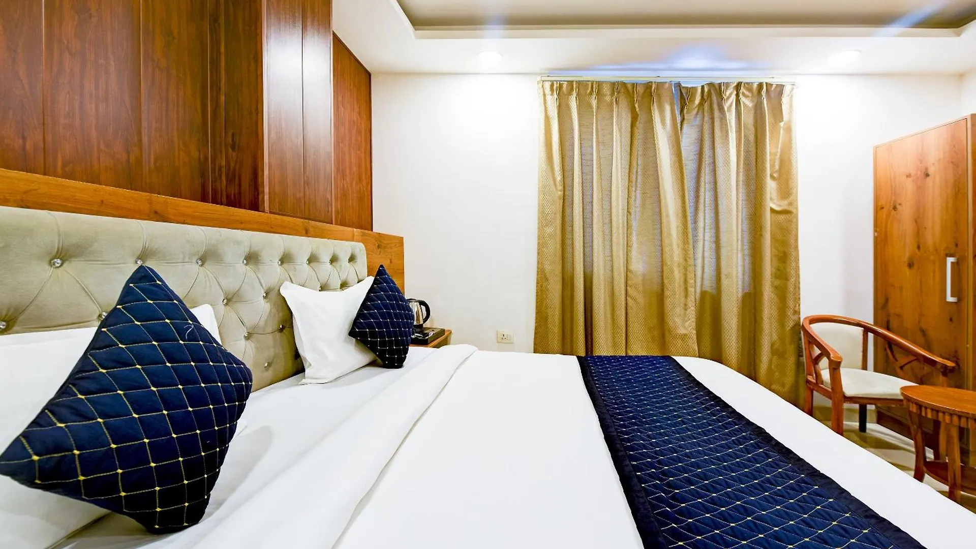 Hotel Grand Qubic Near Delhi Airport Új-Delhi
